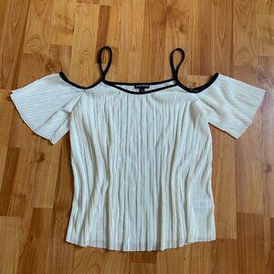 Express crinkle pleated cold shoulder flutter sleeve crop top